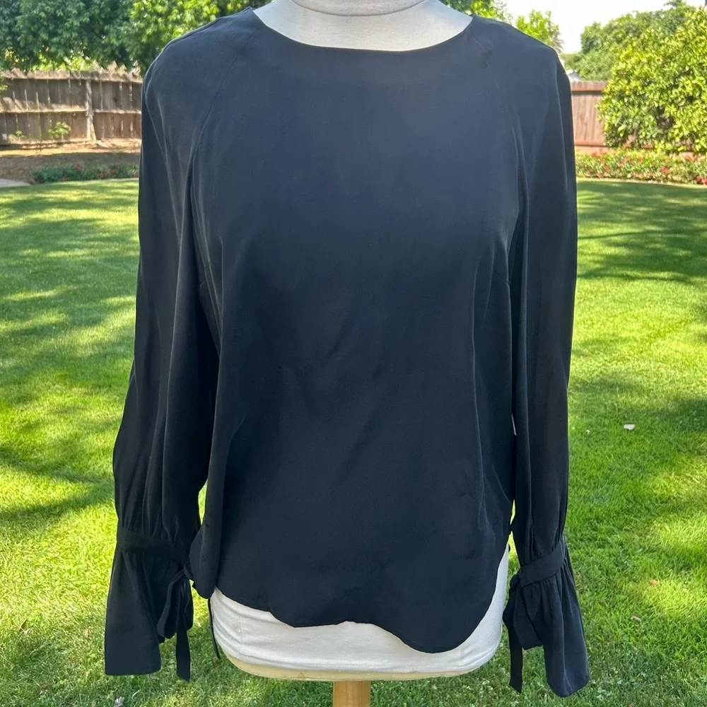 NWT FRAME Denim Voluminous Cuff Silk Blouse - Black Size Medium - Picture 3 of 12